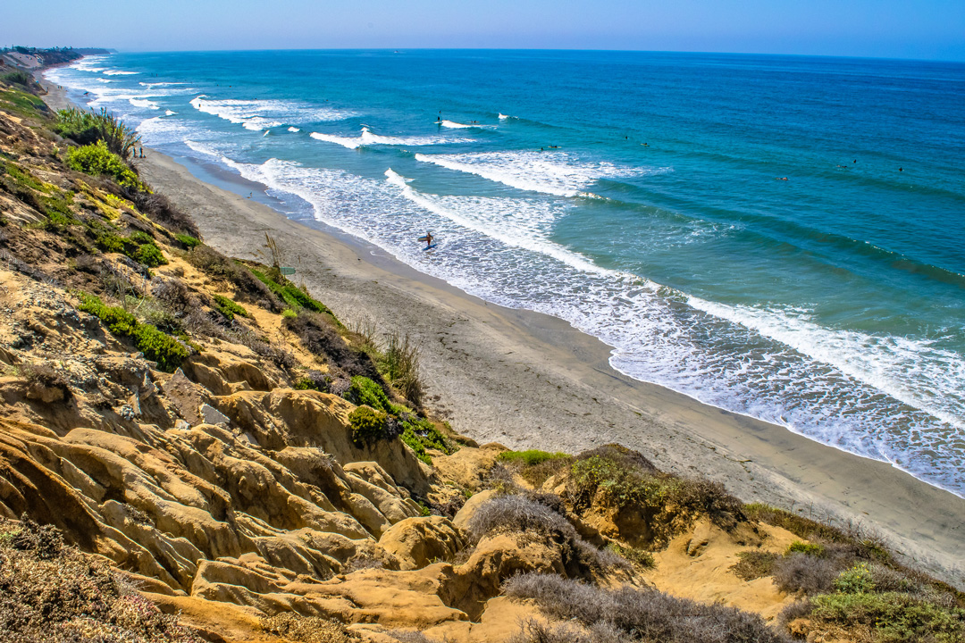 beach in san diego california with clear blue water