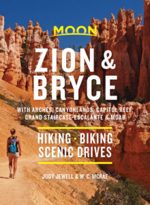 travel guide cover moon zion & bryce 9e