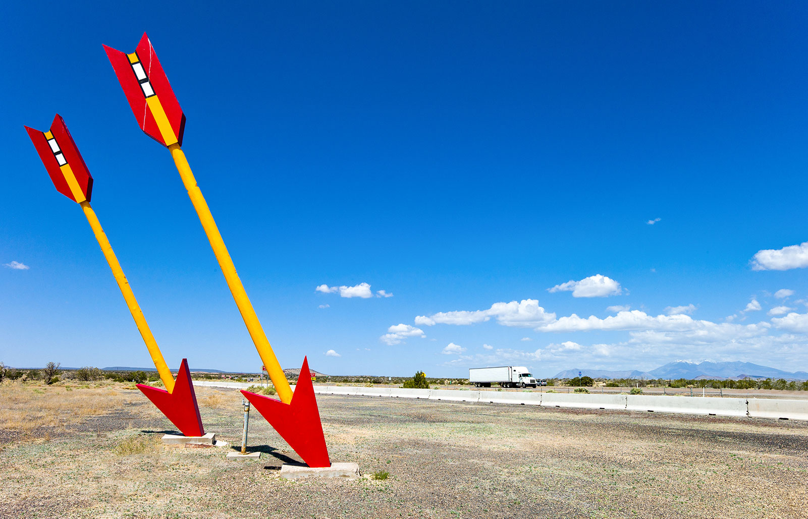 Two iconic giant twin arrows along Route 66.